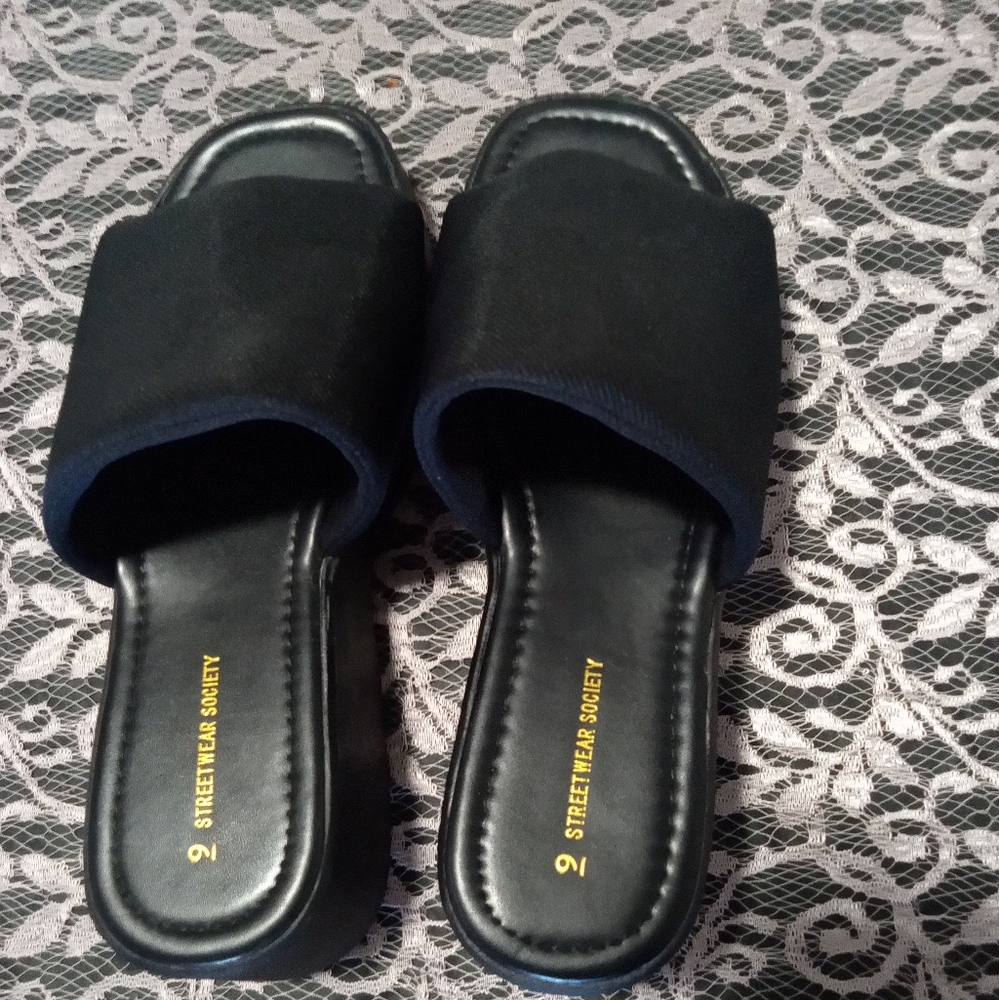 Streetwear Society Black Platform Slides - Picture 2 of 4